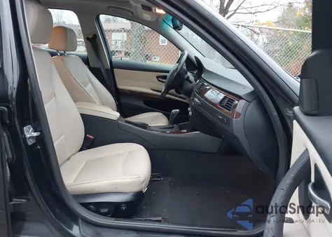 2011 BMW 328I z USA, uszkodzony, nr VIN WBAPH5G5XBNM81142